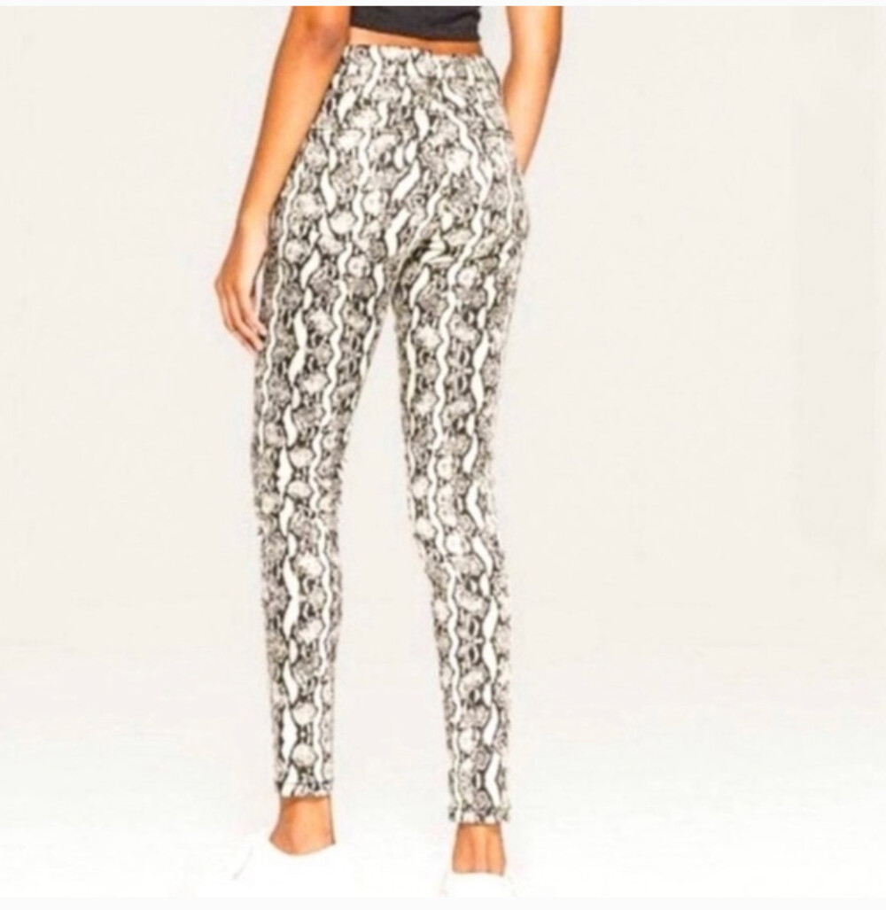 Wild Fable - Women's Size 18 Jeans Black and White Snake Skinny Stretch Plus